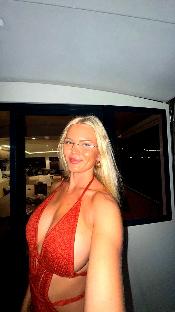 itsnellxoxo image ~ Altpins