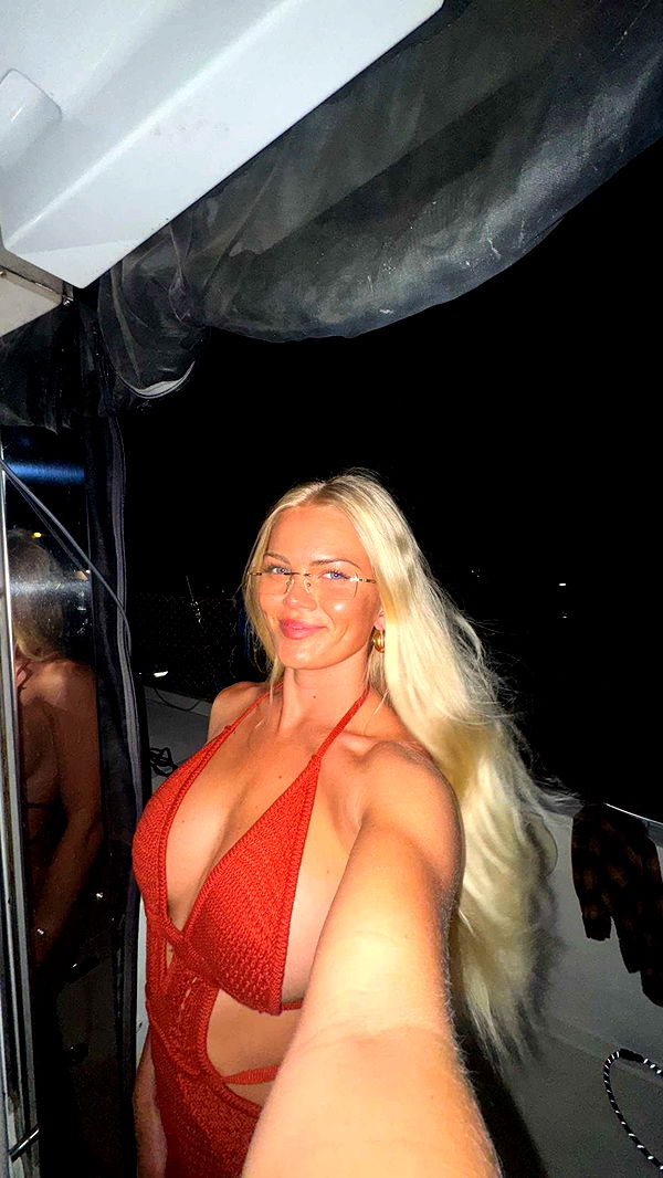 itsnellxoxo image ~ Altpins