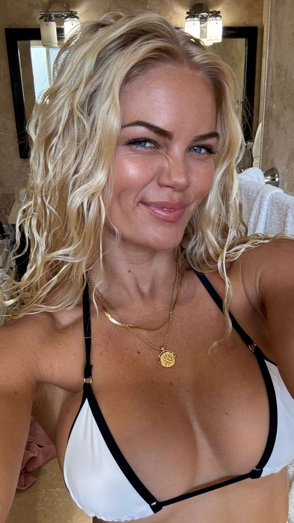 itsnellxoxo snapchat image archive image