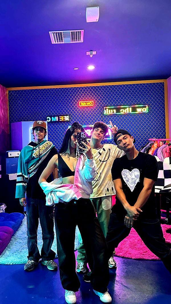 jaynagirl image ~ Altpins