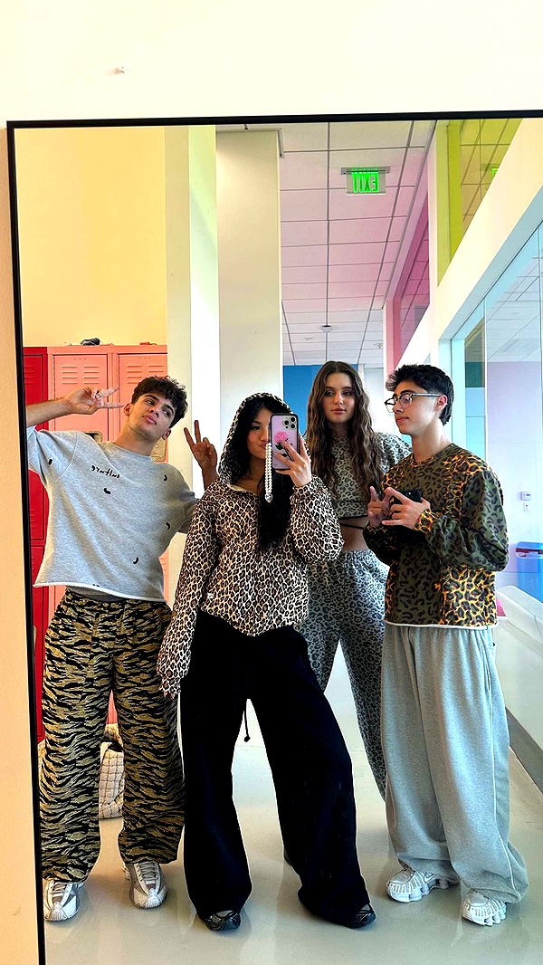 jaynagirl image ~ Altpins