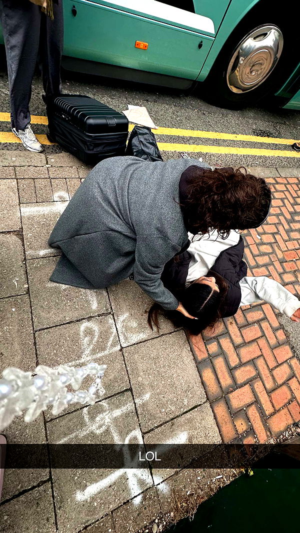 jaynagirl image ~ Altpins