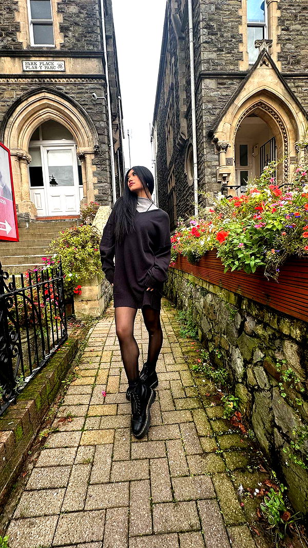 jaynagirl image ~ Altpins