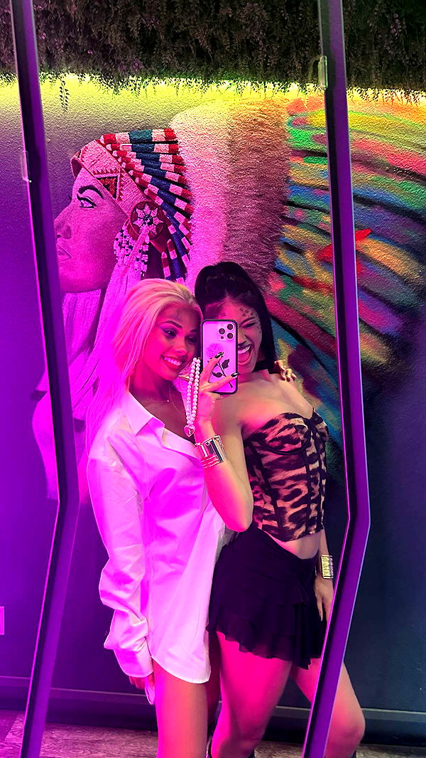 jaynagirl image ~ Altpins