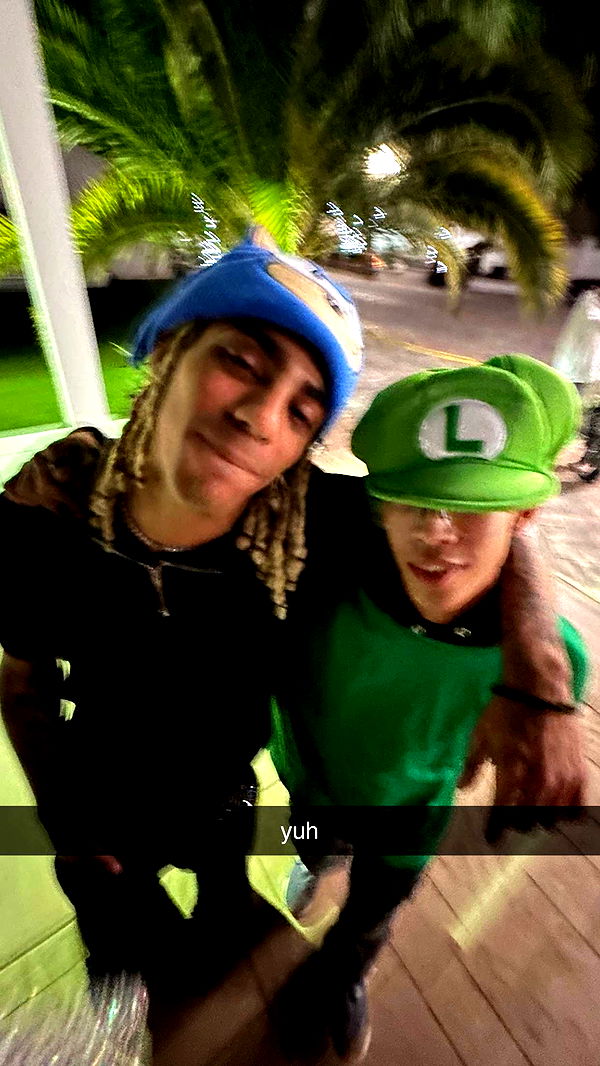 jaynagirl image ~ Altpins