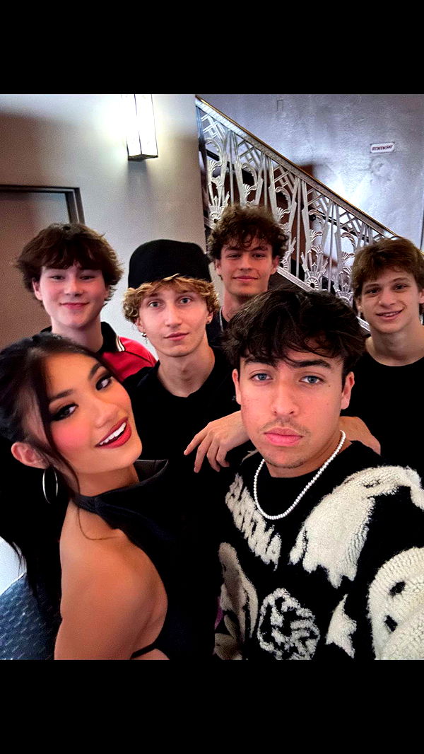 jaynagirl image ~ Altpins