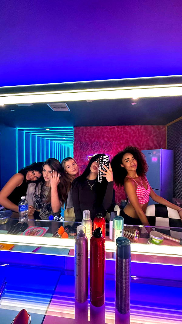 jaynagirl image ~ Altpins