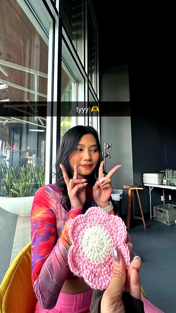 jaynagirl image ~ Altpins