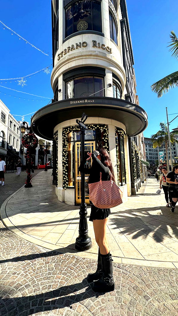 jaynagirl image ~ Altpins