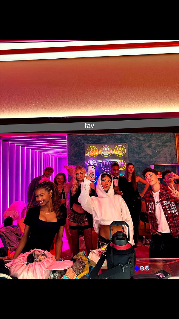 jaynagirl image ~ Altpins