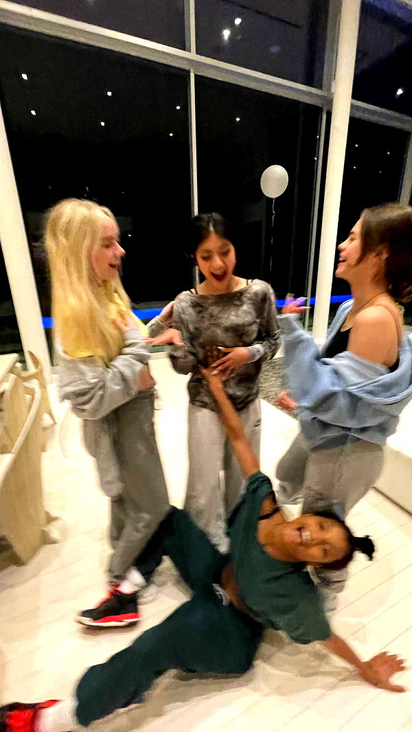 jaynagirl image ~ Altpins