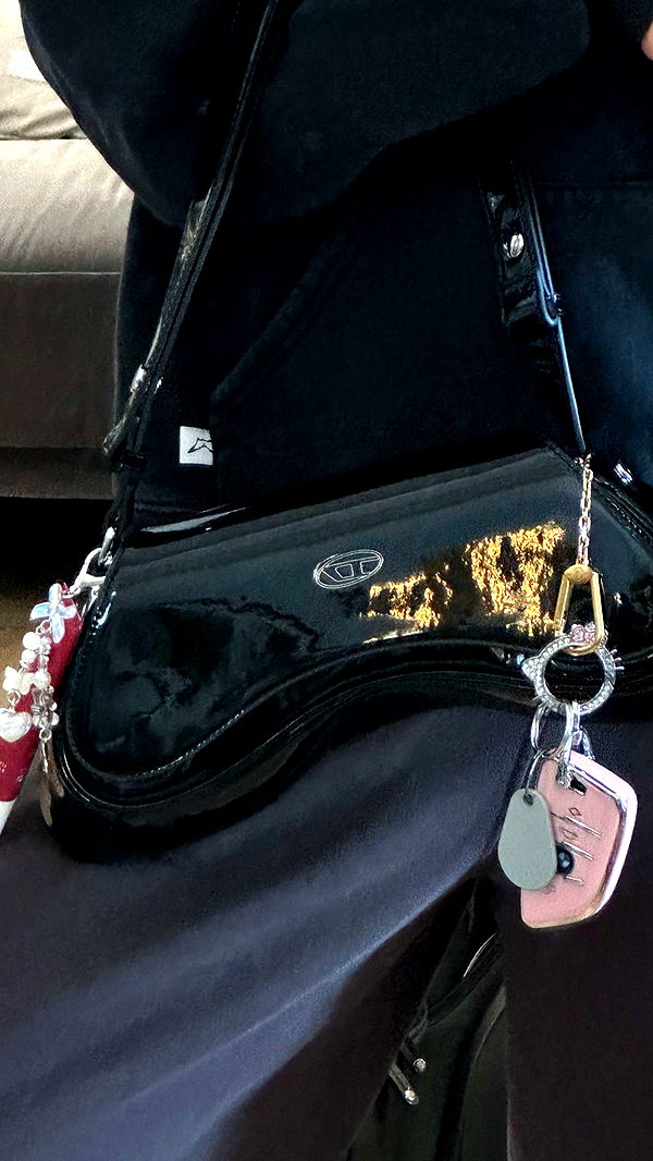 jaynagirl image ~ Altpins