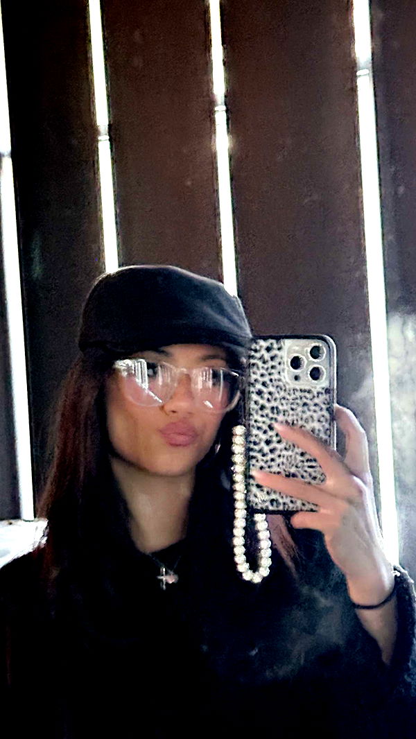 jaynagirl image ~ Altpins