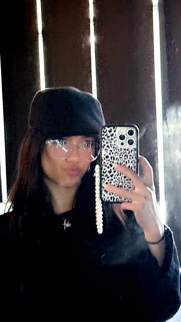 jaynagirl image ~ Altpins