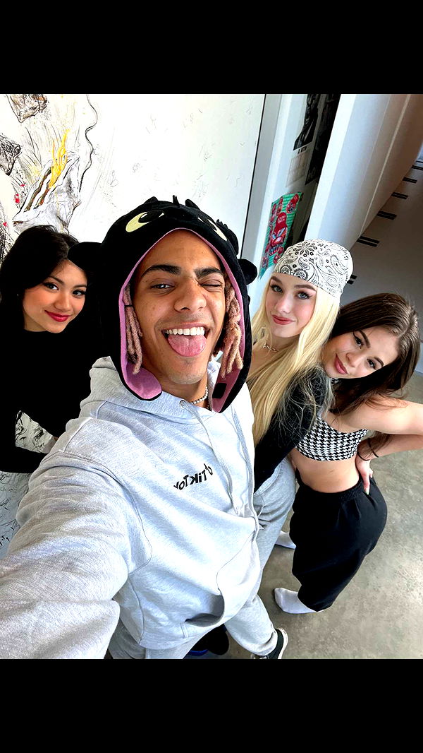 jaynagirl image ~ Altpins