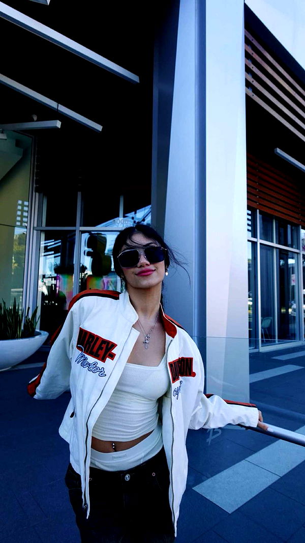 jaynagirl image ~ Altpins