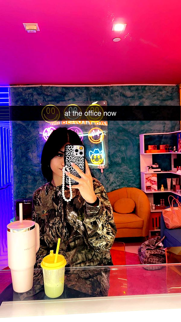 jaynagirl image ~ Altpins