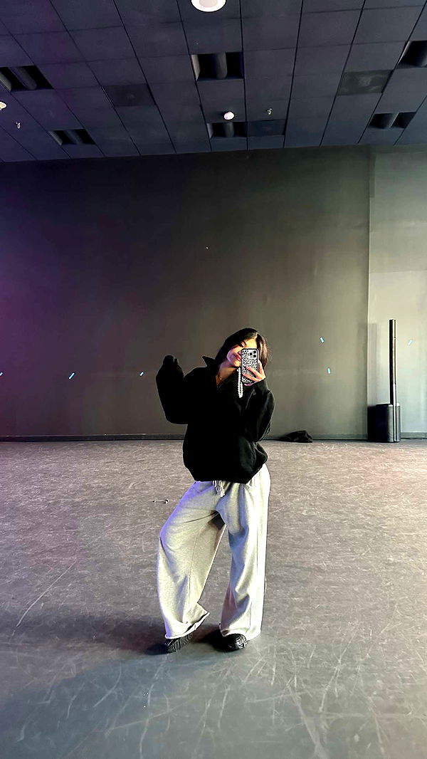 jaynagirl image ~ Altpins