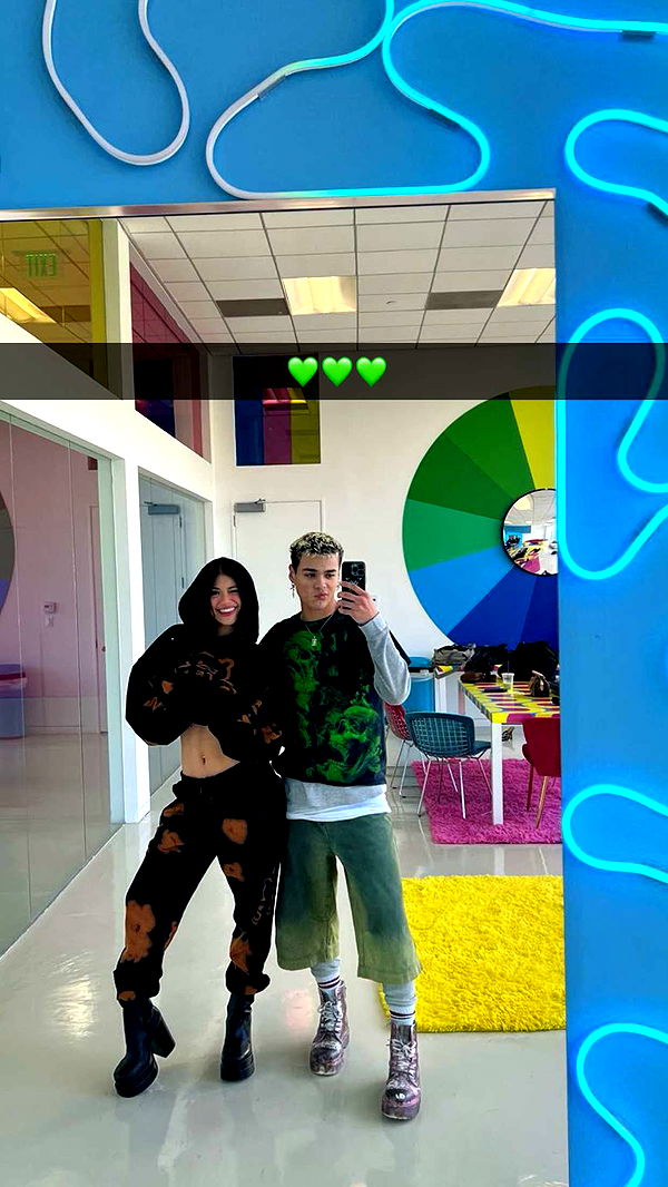 jaynagirl image ~ Altpins