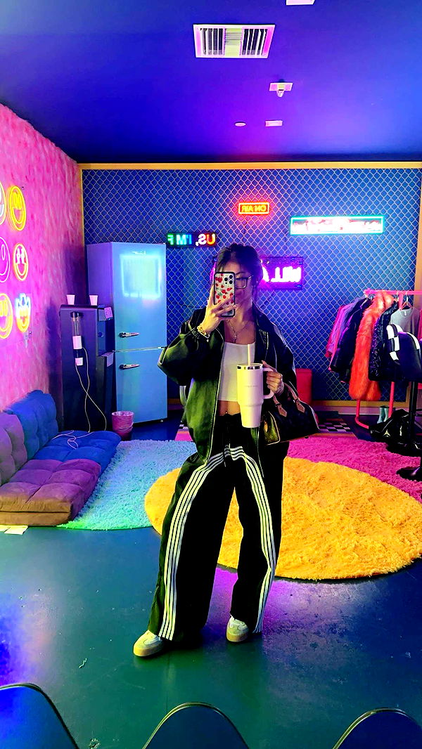 jaynagirl image ~ Altpins