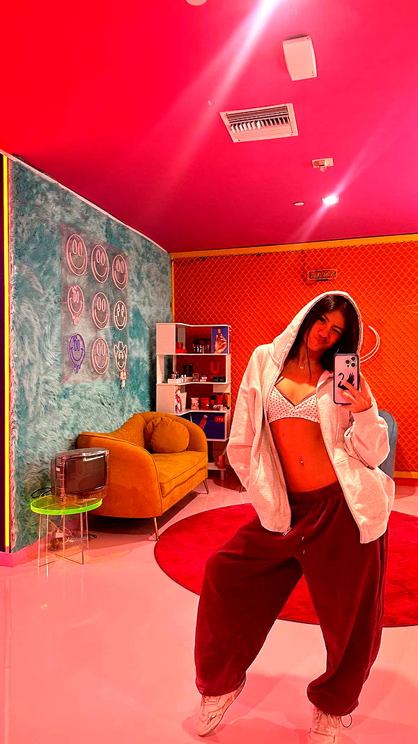 jaynagirl image ~ Altpins