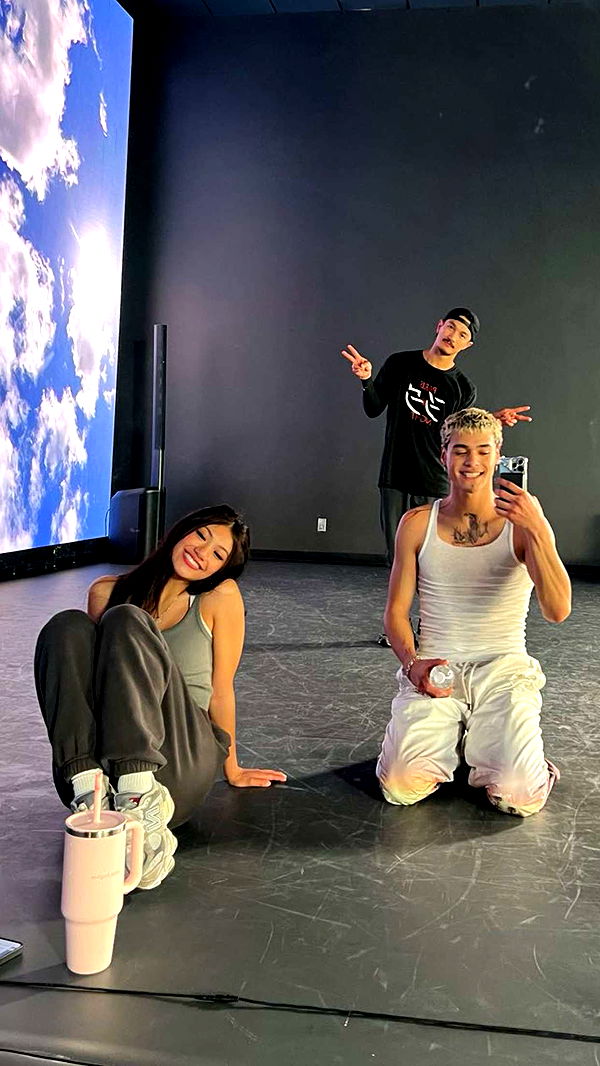 jaynagirl image ~ Altpins