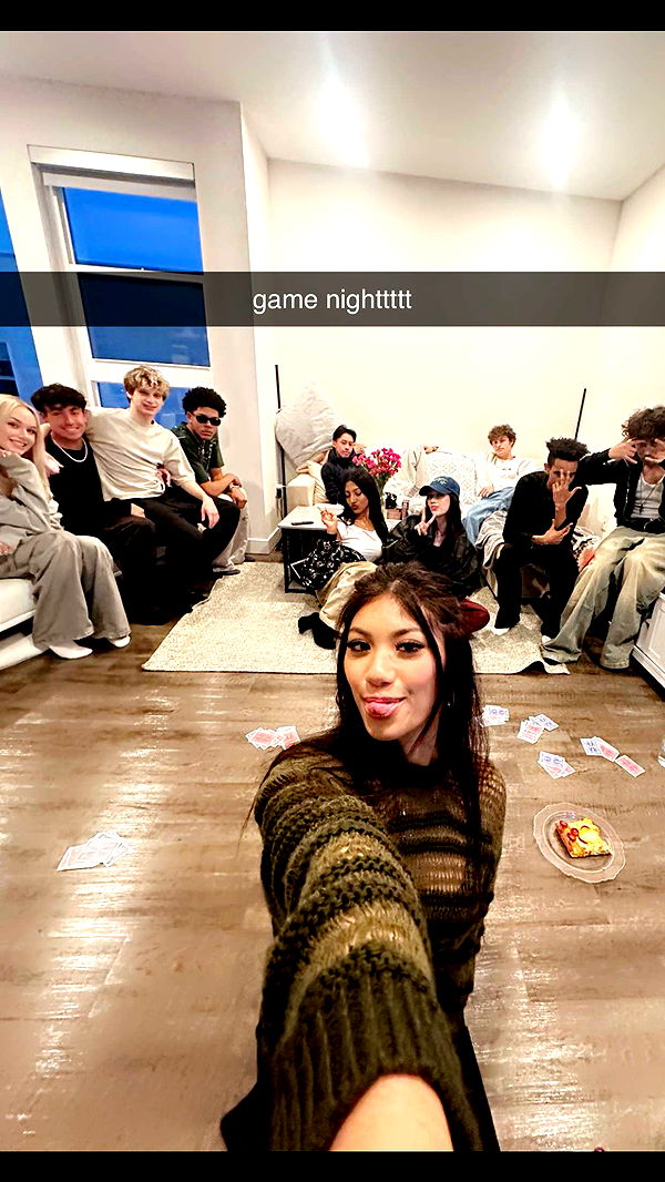 jaynagirl image ~ Altpins