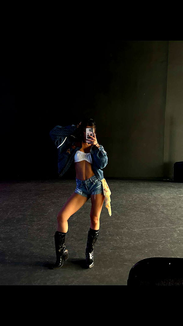 jaynagirl image ~ Altpins