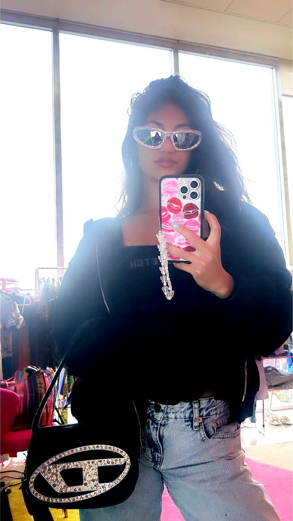 jaynagirl image ~ Altpins