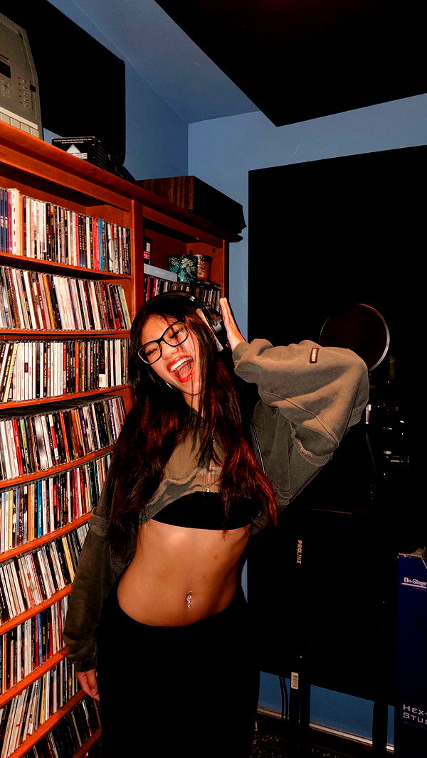 jaynagirl image ~ Altpins