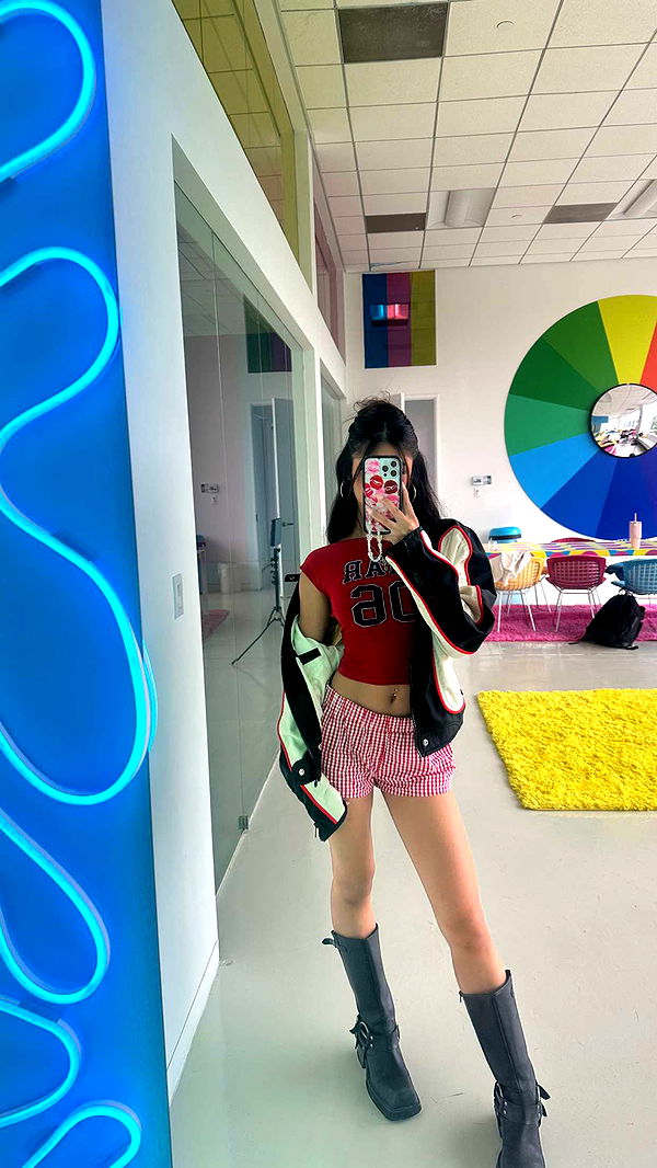 jaynagirl image ~ Altpins