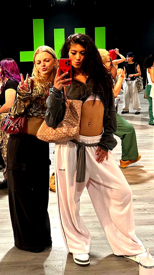 jaynagirl image ~ Altpins