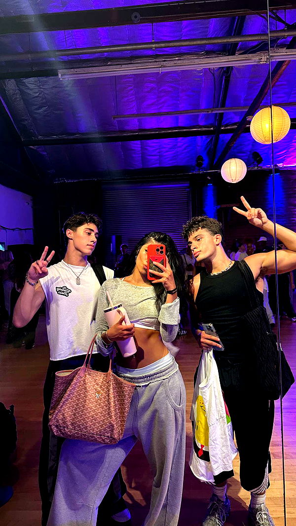 jaynagirl image ~ Altpins