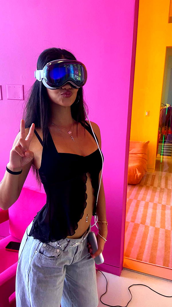 jaynagirl image ~ Altpins