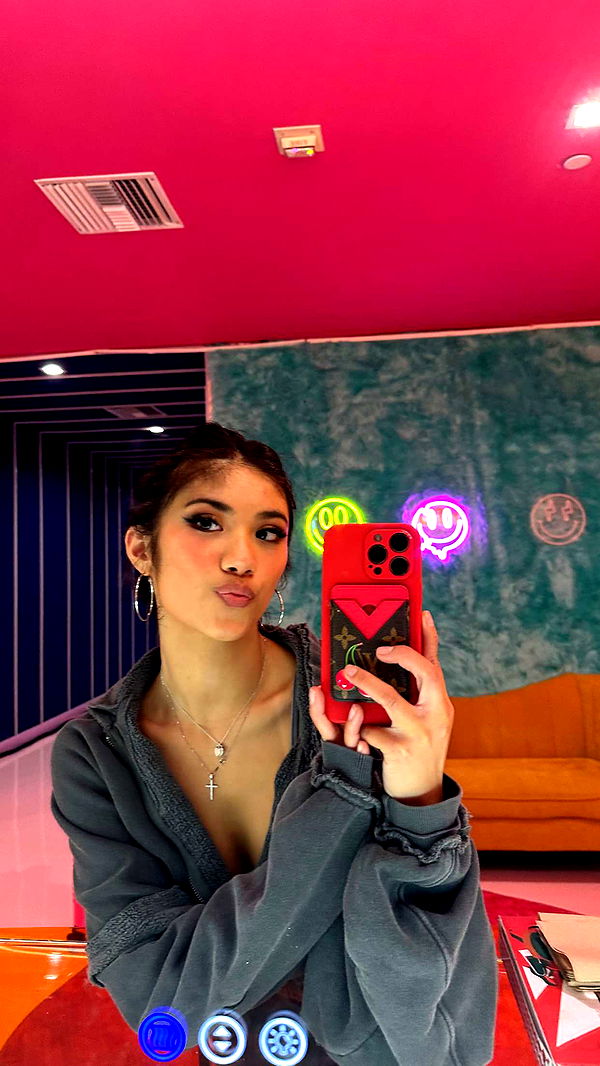 jaynagirl image ~ Altpins