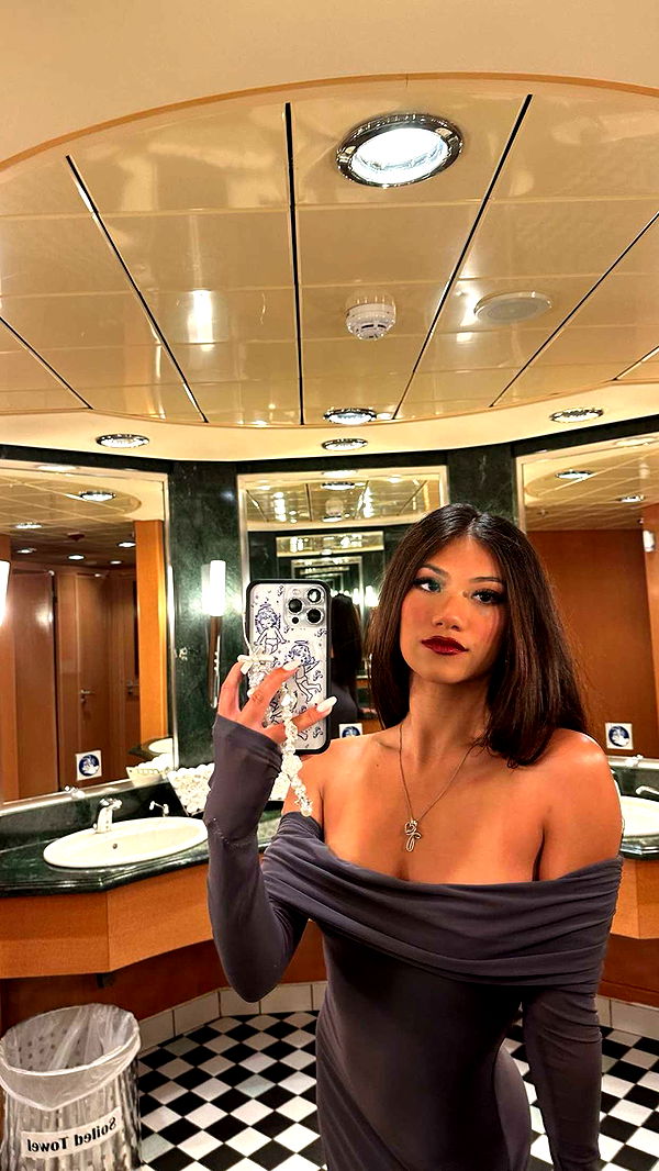 jaynagirl image ~ Altpins