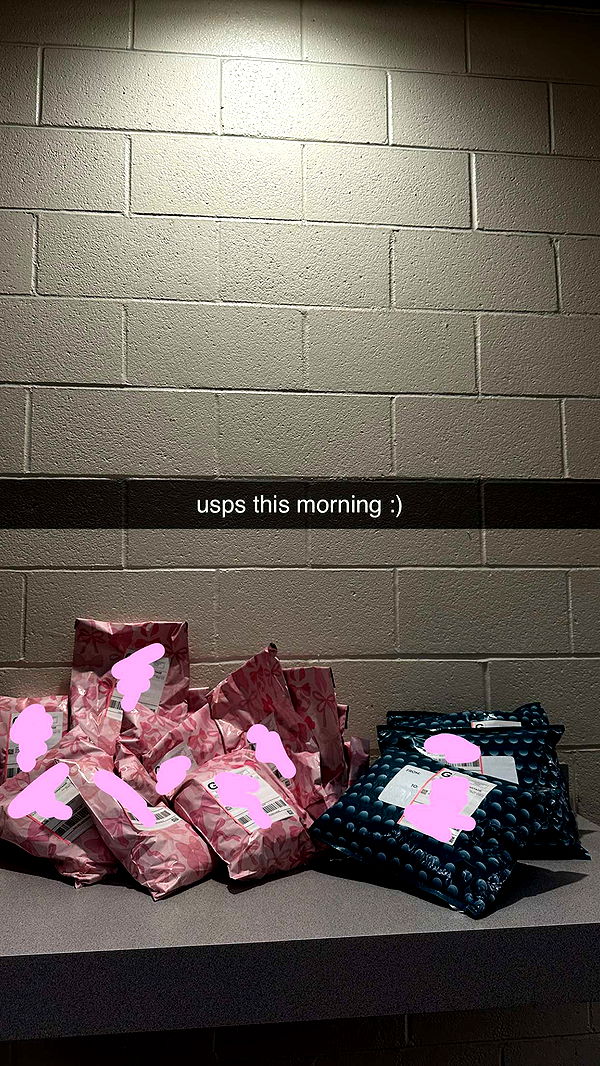 jaynagirl image ~ Altpins