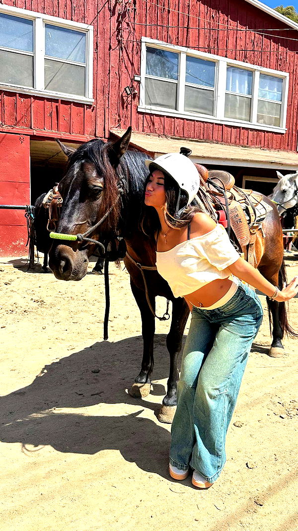 jaynagirl image ~ Altpins