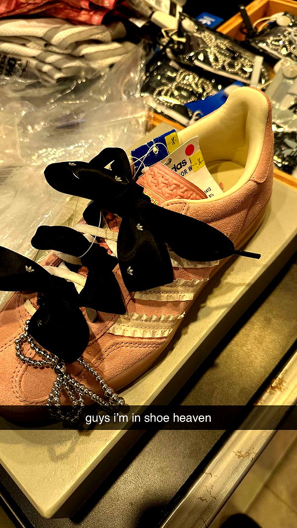 jaynagirl image ~ Altpins