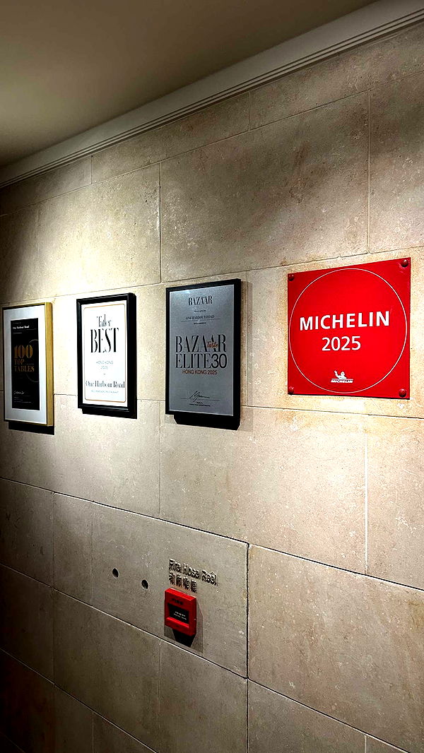 jaynagirl image ~ Altpins