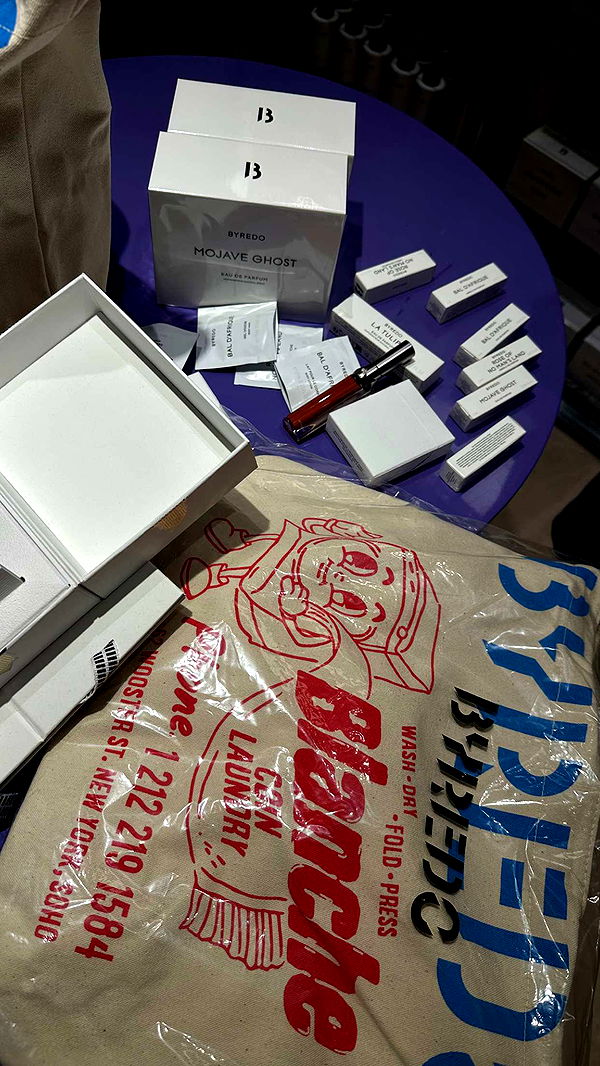 jaynagirl image ~ Altpins