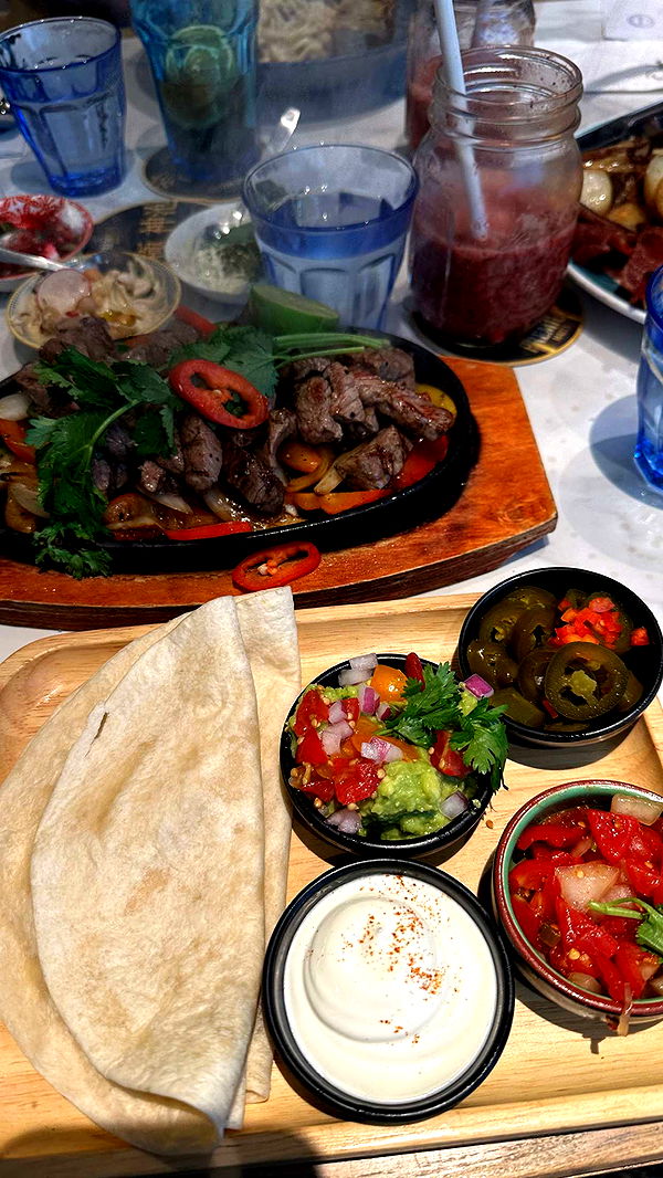 jaynagirl image ~ Altpins