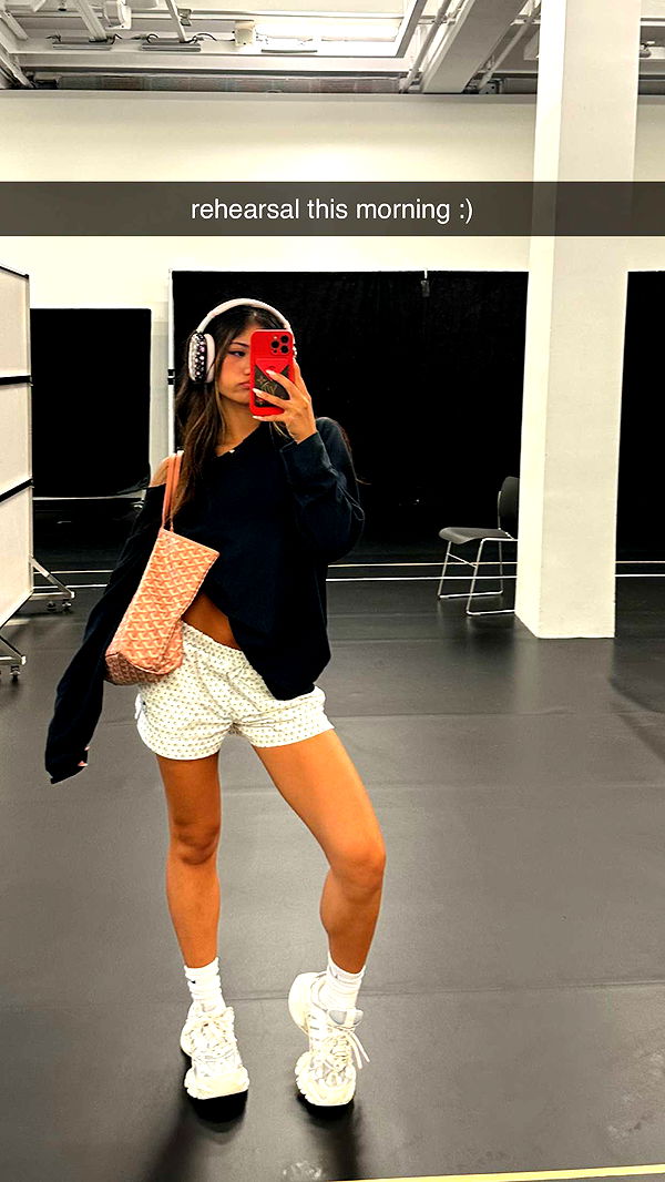 jaynagirl image ~ Altpins