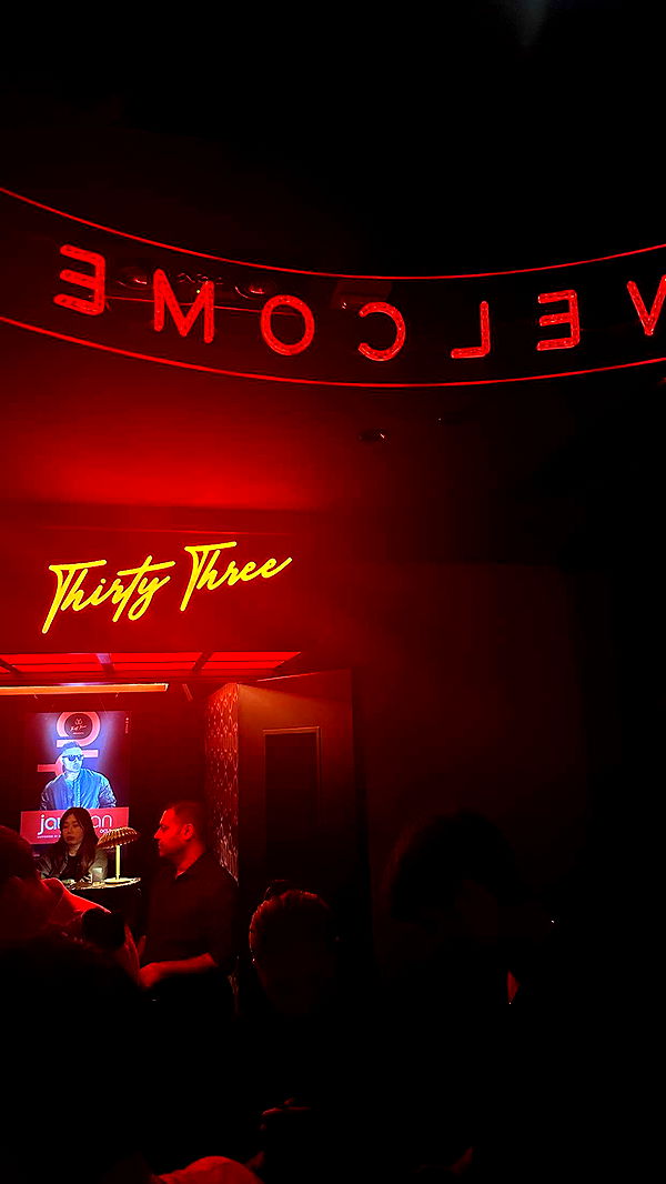 jaynagirl image ~ Altpins