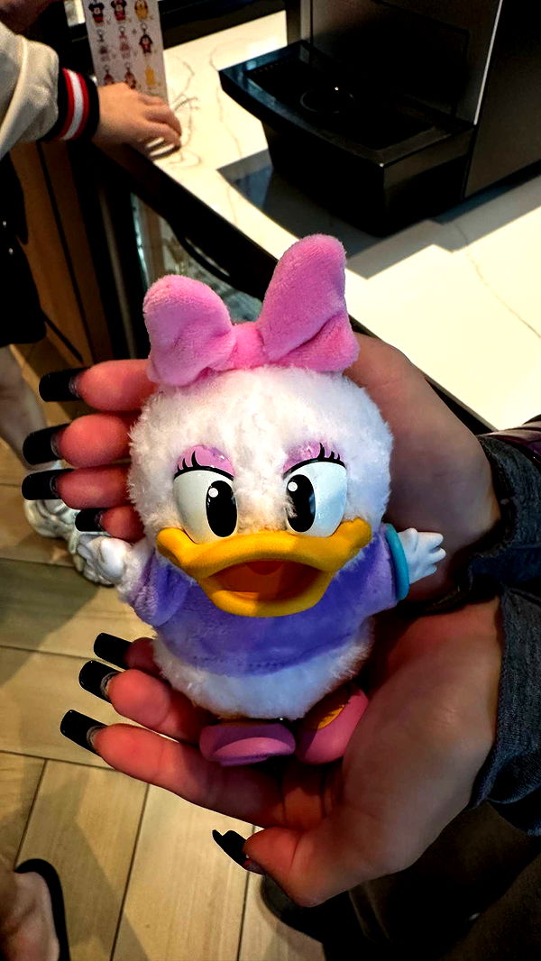 jaynagirl image ~ Altpins