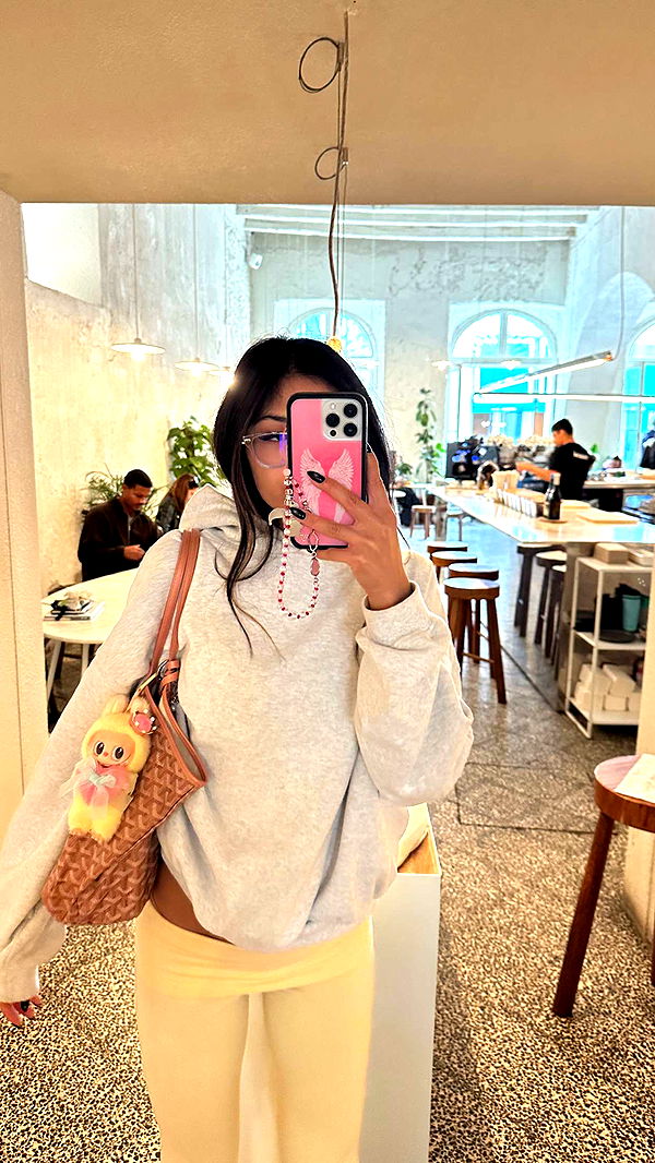 jaynagirl image ~ Altpins