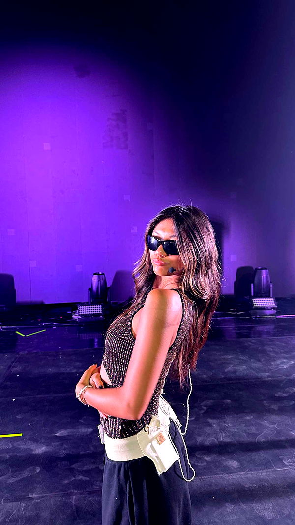 jaynagirl image ~ Altpins