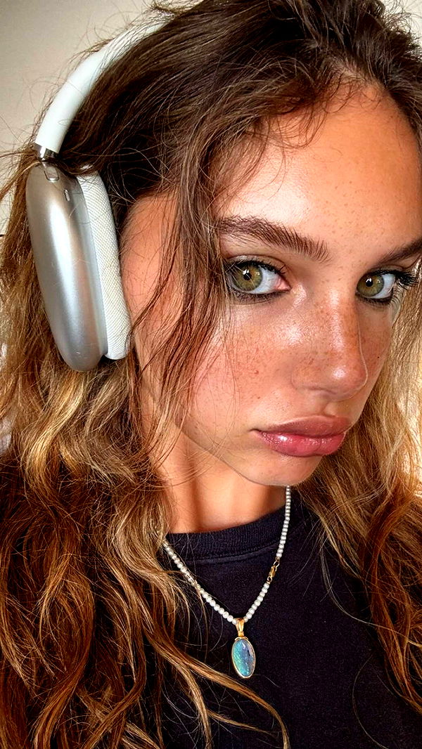 joell_perry image ~ Altpins