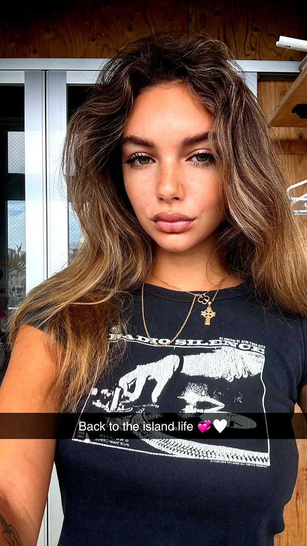 joell_perry snapchat image archive image