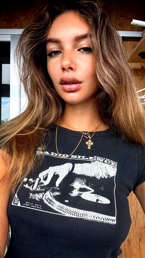 joell_perry snapchat image archive image